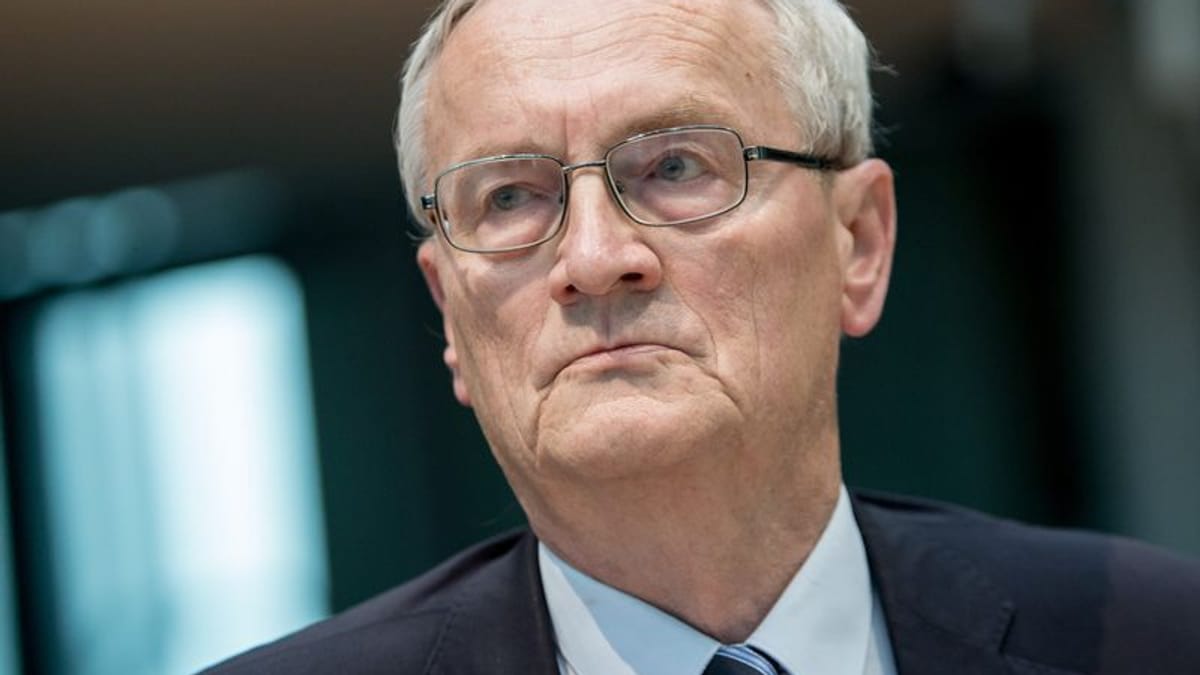 Abgehörte Telefonate sollen Ex-BND-Chef Hanning belasten