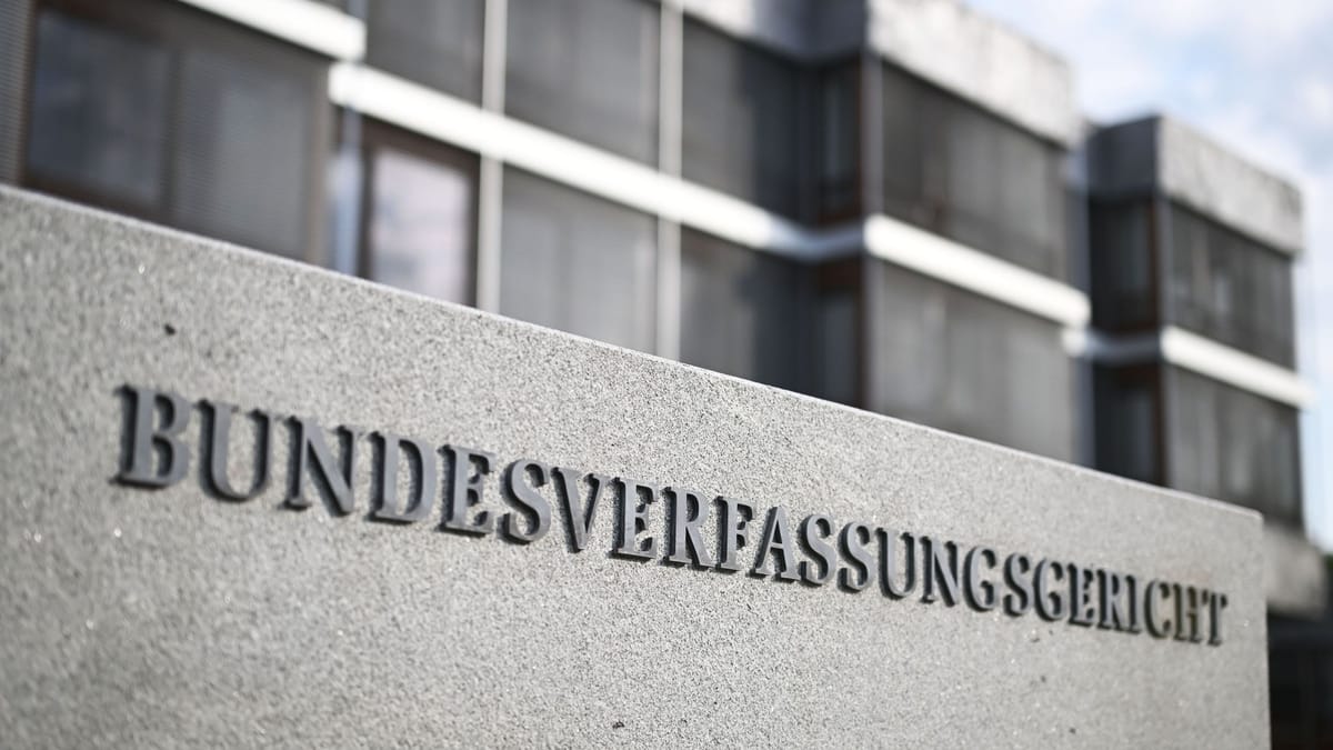 Bundesverfassungsgericht: Polizeivorgehen bei Abschiebung rechtswidrig