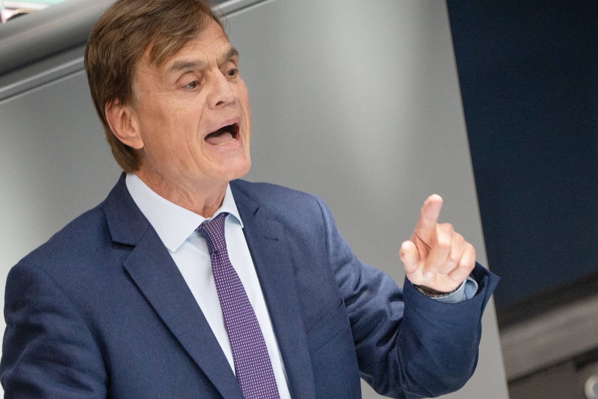 AfD-Abgeordneter Bernd Baumann bei einer Rede im Deutschen Bundestag (Archivbild): Erste Parlamentarische Geschäftsführer der AfD-Bundestagsfraktion, Bernd Baumann, wirft dem Bundespräsidenten vor, sein Amt zu missbrauchen.