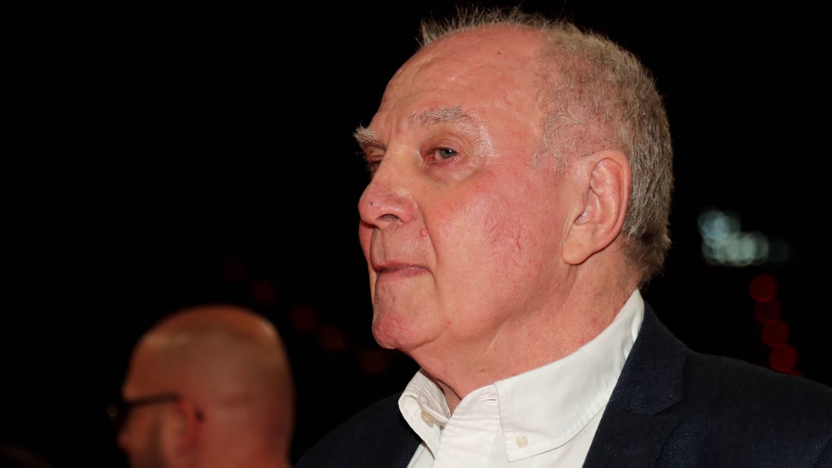 FC-Bayern-Fans-protestieren-gegen-Uli-Hoene-und-Andy-Grote