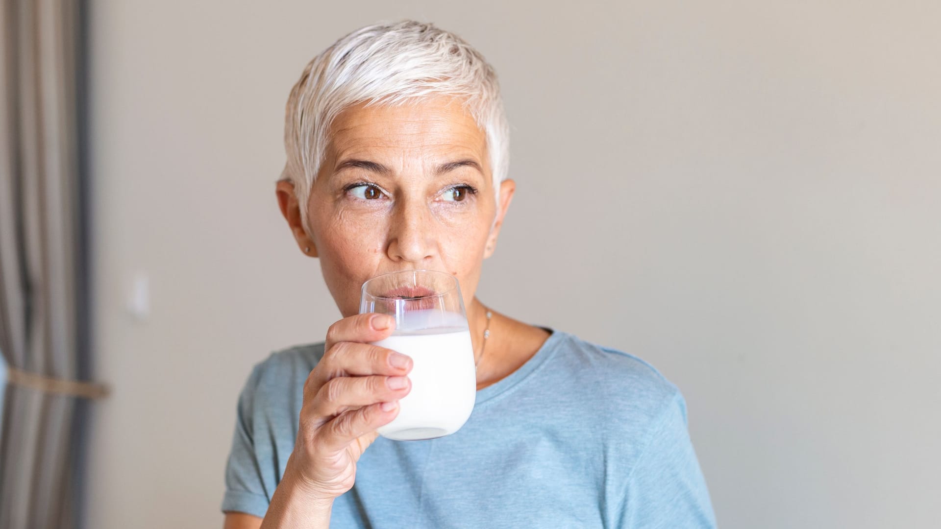 Beschwerden nach Milchkonsum: Oft wird eine Laktoseintoleranz dahinter vermutet – diese ist aber nicht so häufig, wie gedacht. Beschwerden nach Milchkonsum: Oft wird eine Laktoseintoleranz dahinter vermutet – diese ist aber nicht so häufig, wie gedacht.