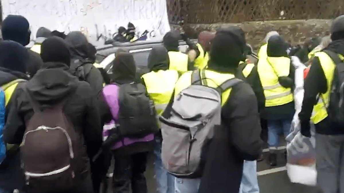 AfD-Proteste in Gießen: Auto von AfD-Politiker Martin Kohler angegriffen