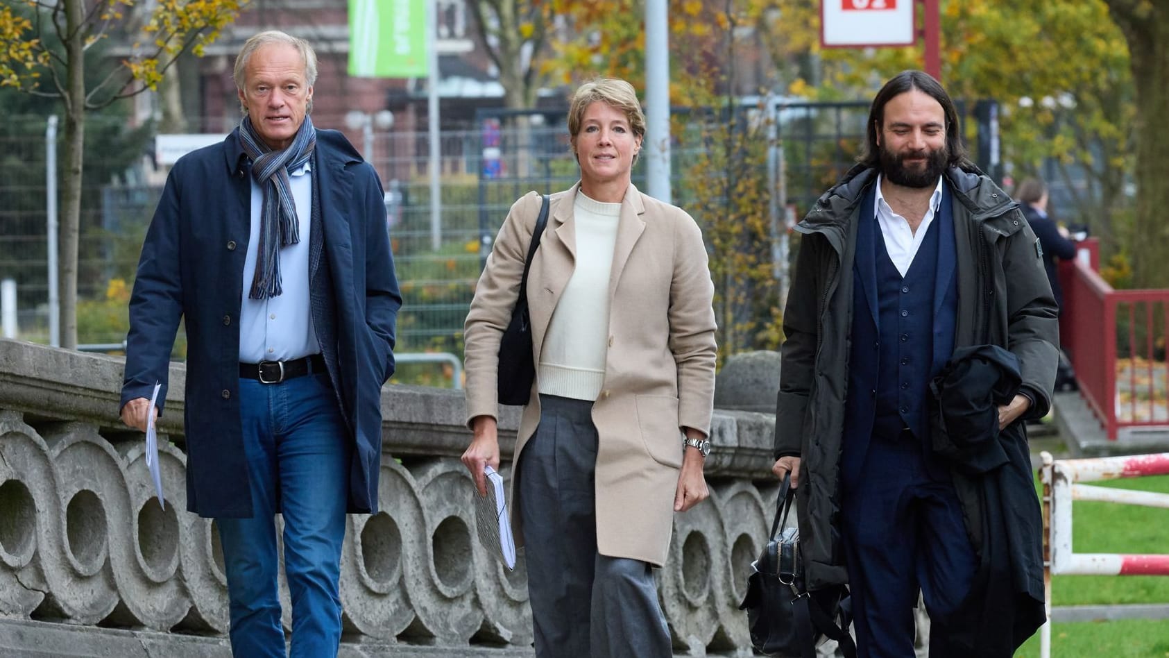 Christina Block (Mitte), ihr Lebensgefährte Gerhard Delling (links), sowie ihr Anwalt Ingo Bott: Der Prozess in Hamburg geht am Mittwoch weiter. Christina Block (Mitte), ihr Lebensgefährte Gerhard Delling (links), sowie ihr Anwalt Ingo Bott: Der Prozess in Hamburg geht am Mittwoch weiter.