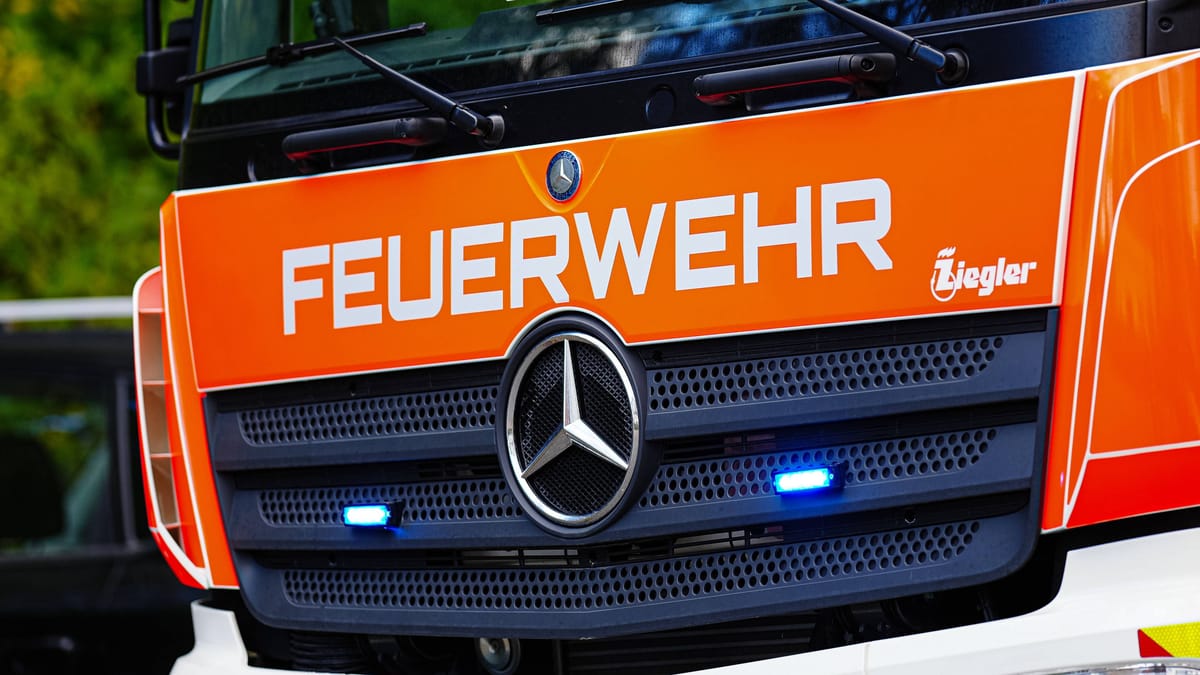 Brand auf Supermarktgelände in Huchting – Polizei sucht Zeugen