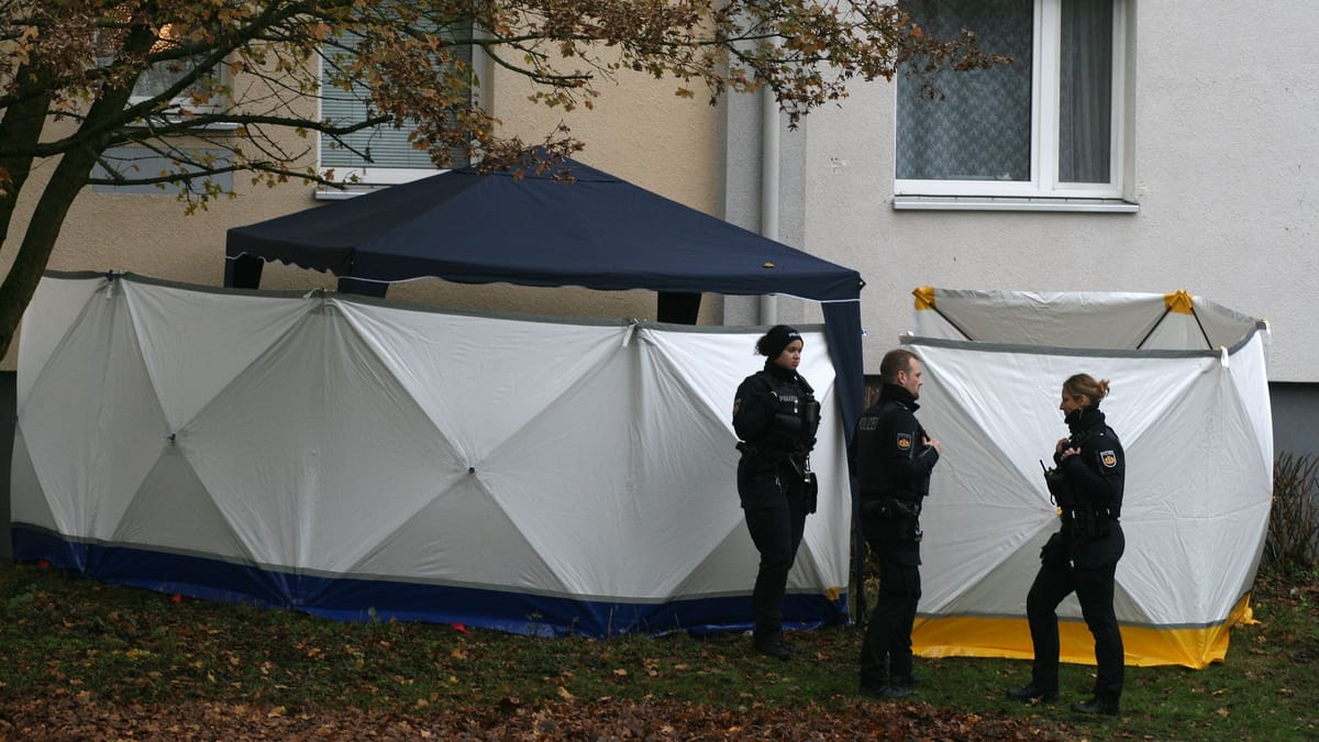 Mädchen stürzt in Bremen aus Fenster und stirbt