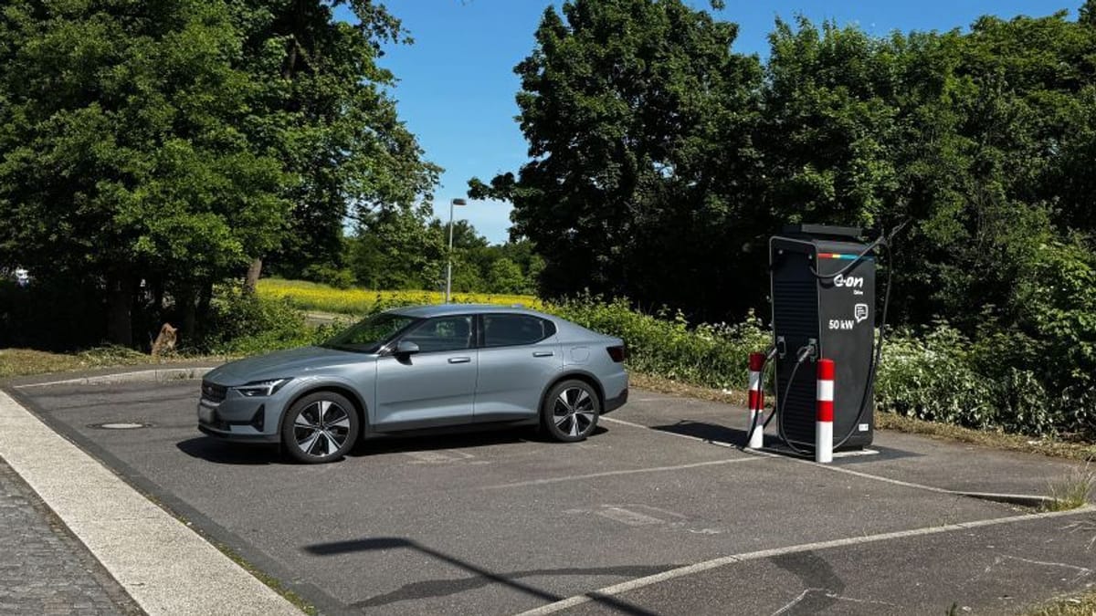 E-Auto-Schnellladen an Autobahnen: ADAC-Test bringt Ernüchterung