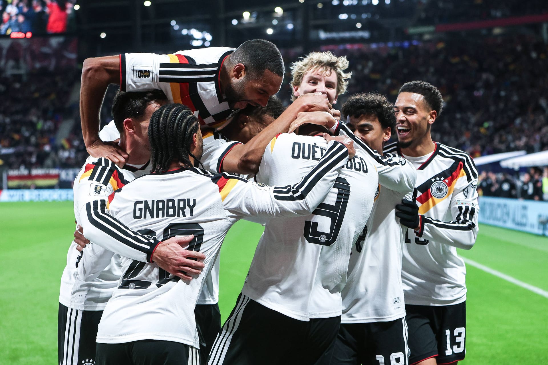 Gegen die Slowakei zeigt Deutschland das beste Länderspiel seit langer Zeit. Dabei fallen gleich mehrere Spieler positiv auf. Die Einzelkritik.