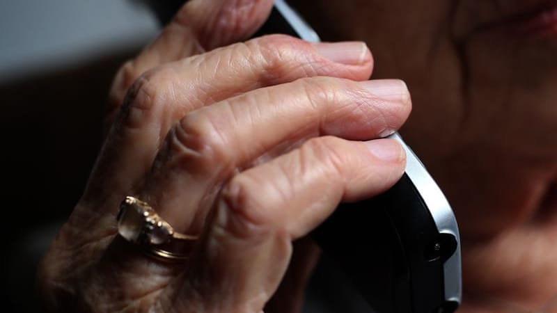 urn:newsml:dpa.com:20090101:251115-935-957460 urn:newsml:dpa.com:20090101:251115-935-957460