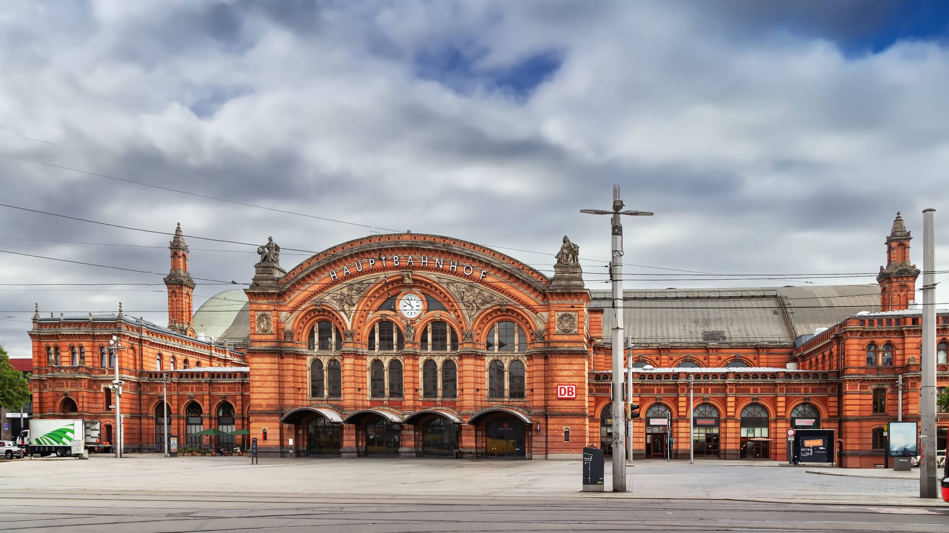 Blick auf den Hauptbahnhof in Bremen: Die Rezensionen für die ansässigen Gastrobetriebe sind größtenteils sehr positiv.