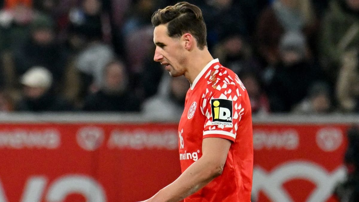 Dominik-Kohr-Mainz-Profi-sieht-Rekord-Platzverweis