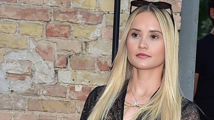 Davina Geiss: Sie hat sich ihre Brüste operieren lassen. Davina Geiss: Sie hat sich ihre Brüste operieren lassen.