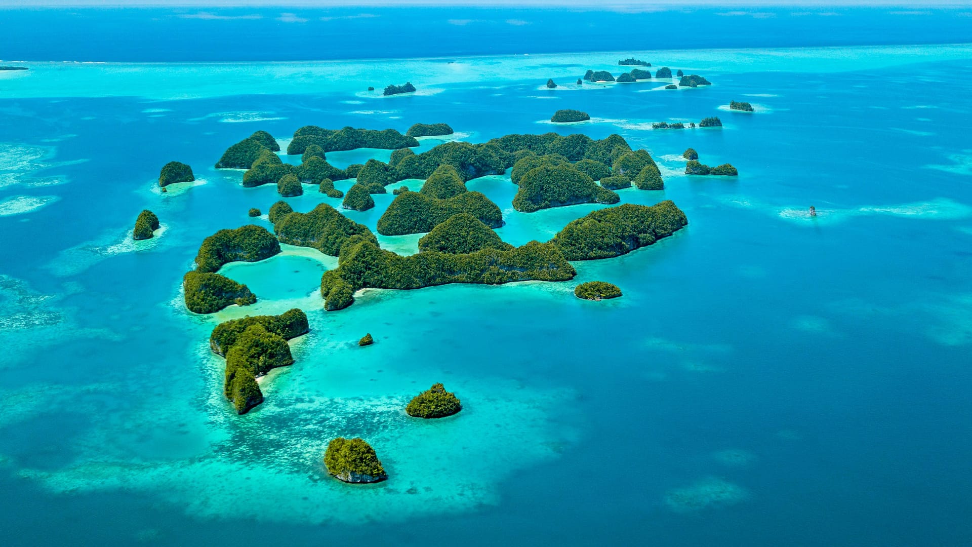 Blick auf den Inselstaat Palau im Pazifik: Das Land ist Spitzenreiter beim Ranking der jährlichen CO2-Emissionen pro Kopf. Blick auf den Inselstaat Palau im Pazifik: Das Land ist Spitzenreiter beim Ranking der jährlichen CO2-Emissionen pro Kopf.