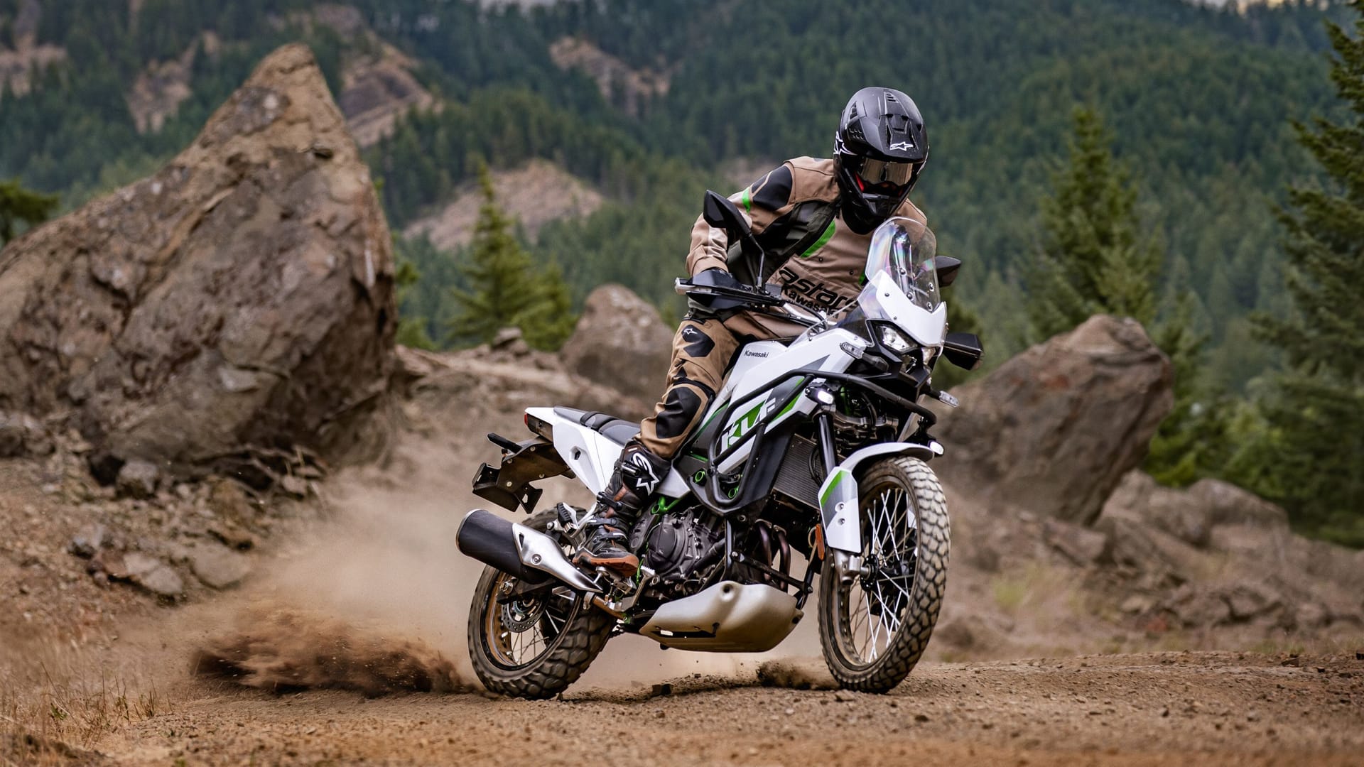 Kawasaki bringt die KLE 500 zurück. Die Neuauflage setzt stärker als die Ur-Version auf Geländetauglichkeit Kawasaki bringt die KLE 500 zurück. Die Neuauflage setzt stärker als die Ur-Version auf Geländetauglichkeit