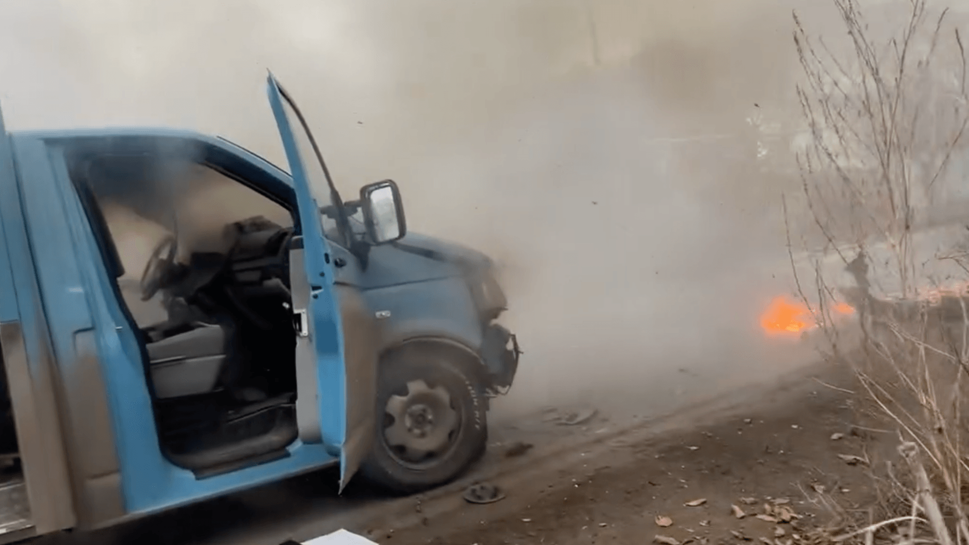 Eine Drohne trifft das Fahrzeug der Hilfsorganisation "Proliska" in der Ukraine.