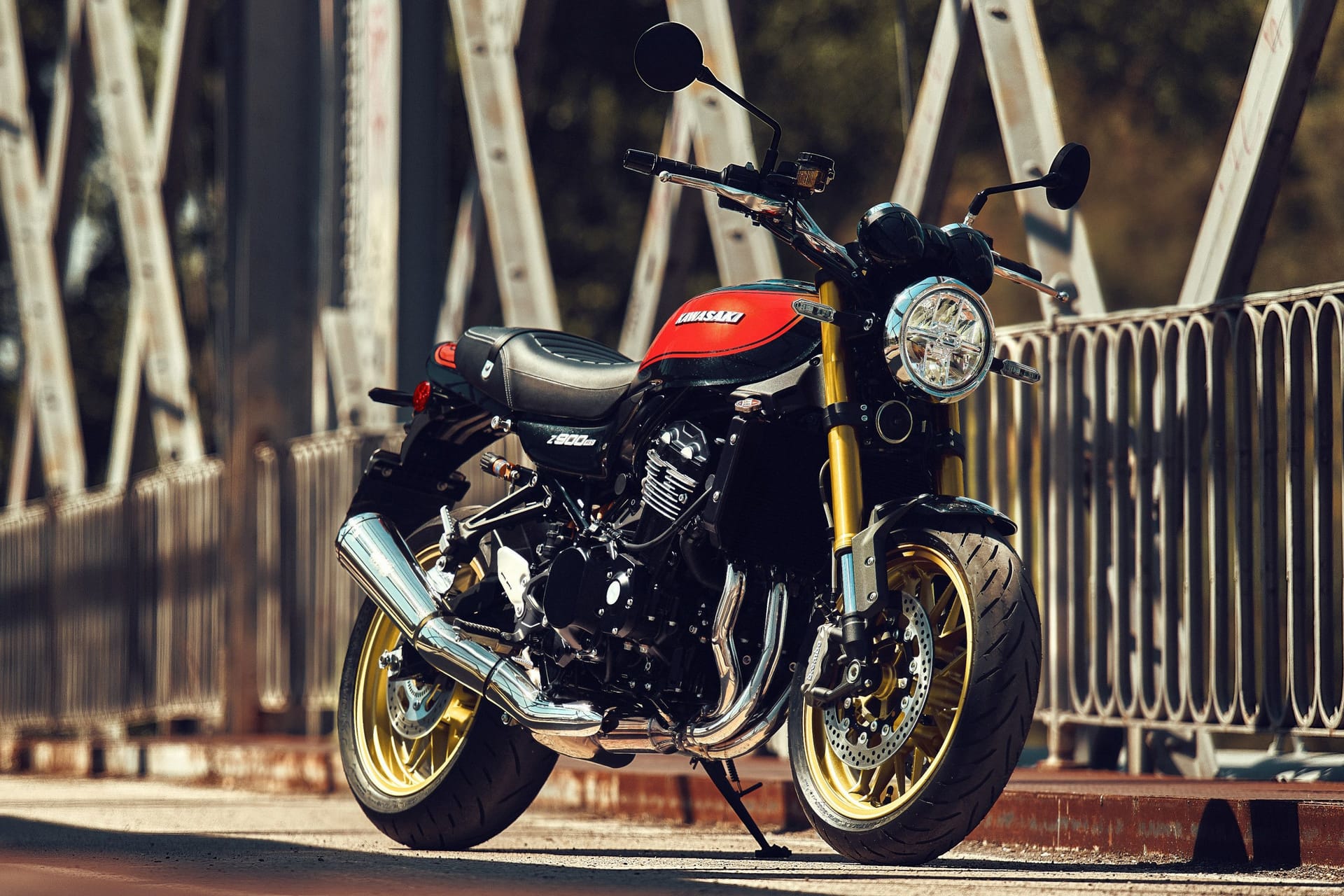 Ein bisschen Retro: Nach wie vor vereint die Z900RS 70er-Jahre-Looks mit modernen Elementen und moderner Technik Ein bisschen Retro: Nach wie vor vereint die Z900RS 70er-Jahre-Looks mit modernen Elementen und moderner Technik