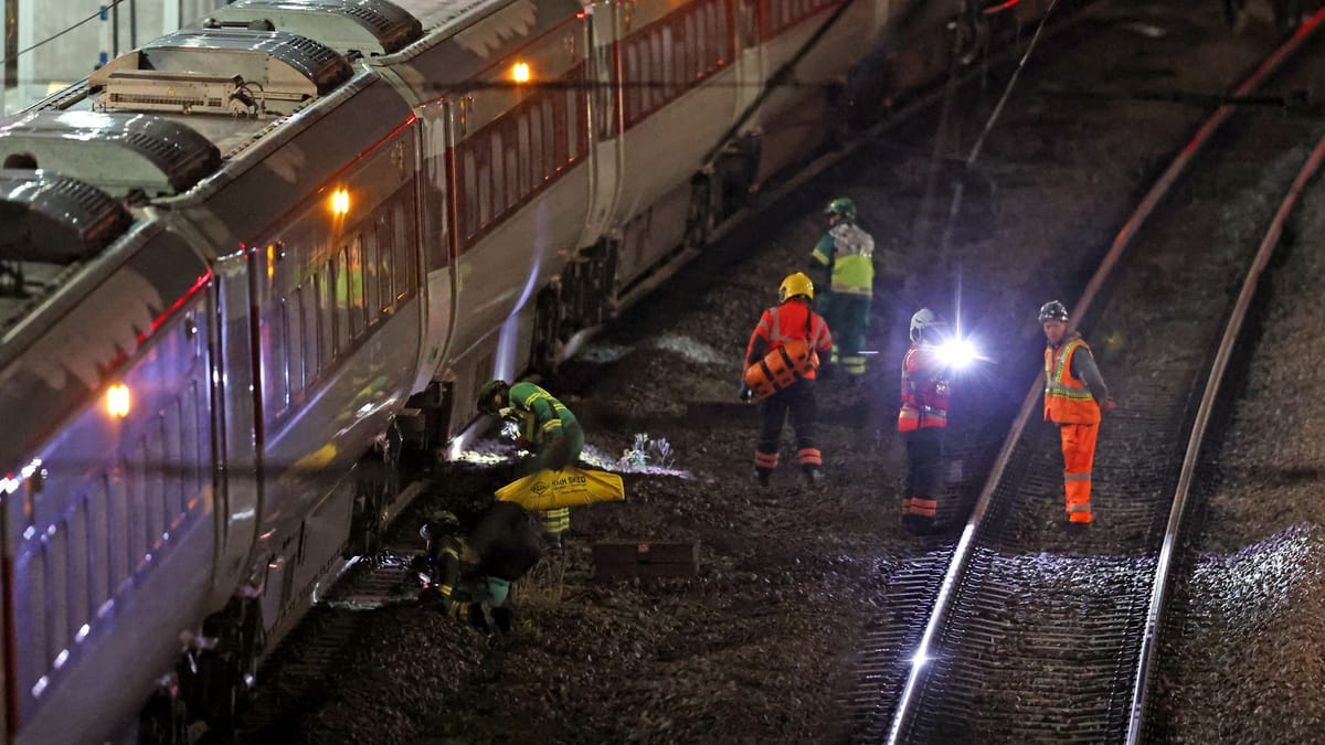 England: Mehrere Reisende in Zug niedergestochen