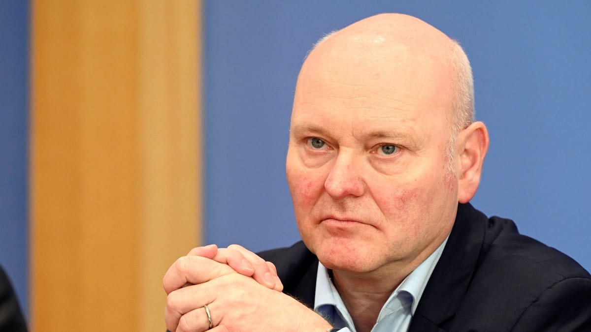 Topverdiener sollen zahlen: Wirtschaftsweiser fordert SolidaritÀtsabgabe