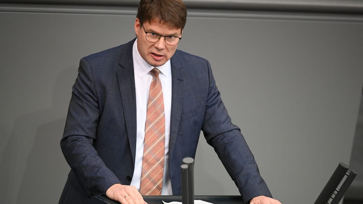 AfD-Politiker reisen nach Russland