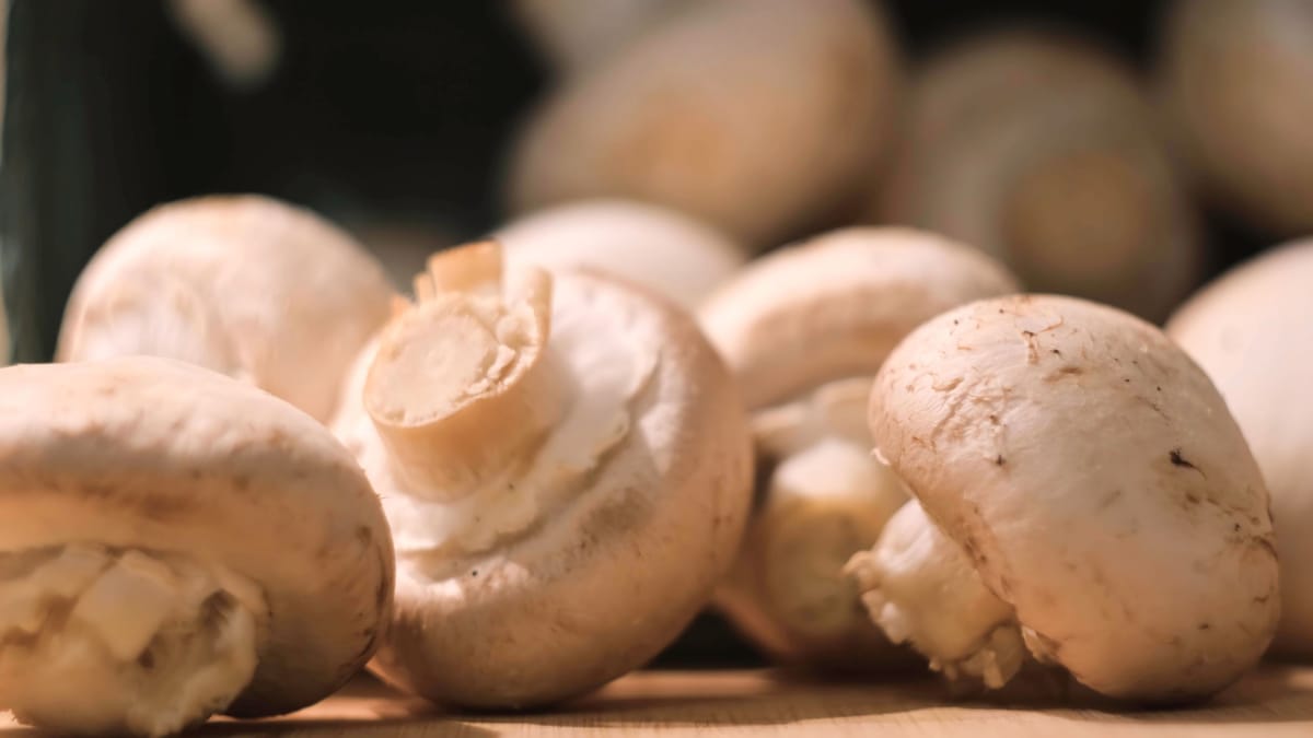 Knoblauch-Champignons wie auf dem Weihnachtsmarkt: Ein einfaches Rezept