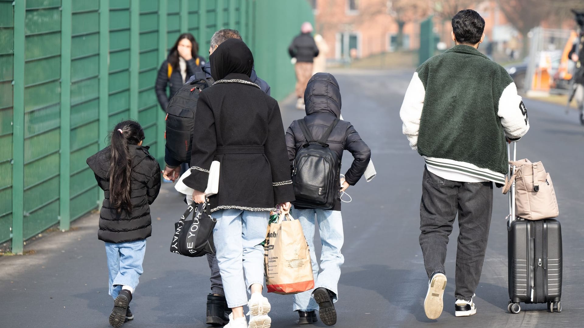Flüchtlinge in Erstaufnahmeeinrichtung Flüchtlinge in Erstaufnahmeeinrichtung