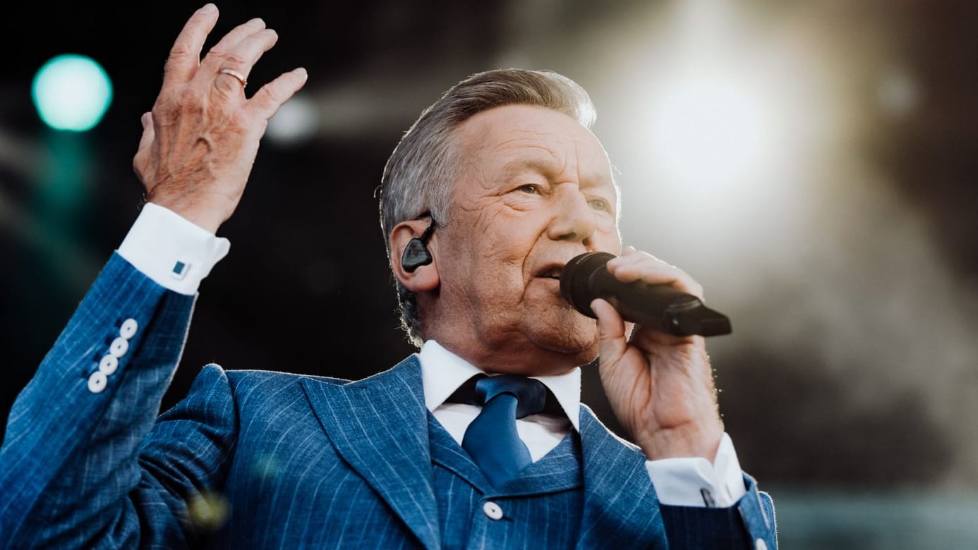 Roland Kaiser wird im Sommer 2026 erneut auf Open-Air-Tournee gehen und tritt etwa in Berlin, Frankfurt Oder und Fulda auf.