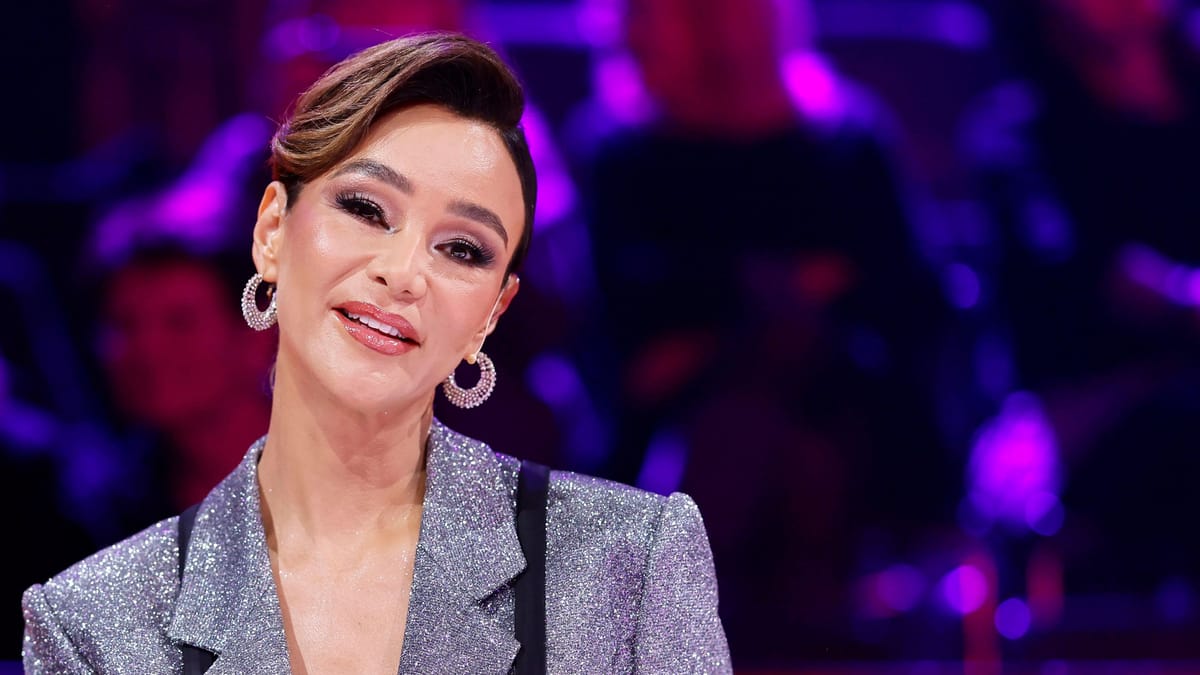 Verona Pooth: So freizügig probiert sie ihre Kleider an