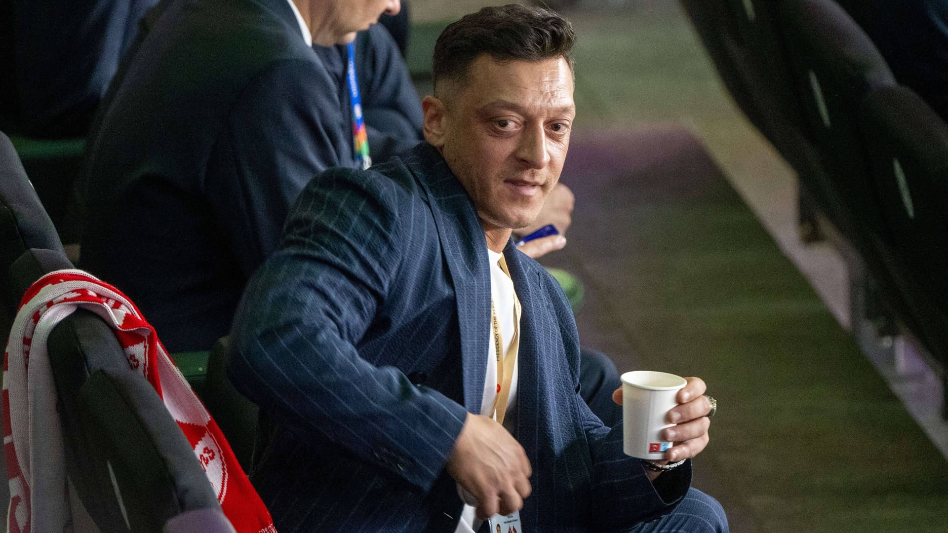 Mesut Özil, hier bei einem Spiel der EM 2024 in Berlin: Der ehemalige deutsche Nationalspieler hat sich wegen Streit vom DFB getrennt.