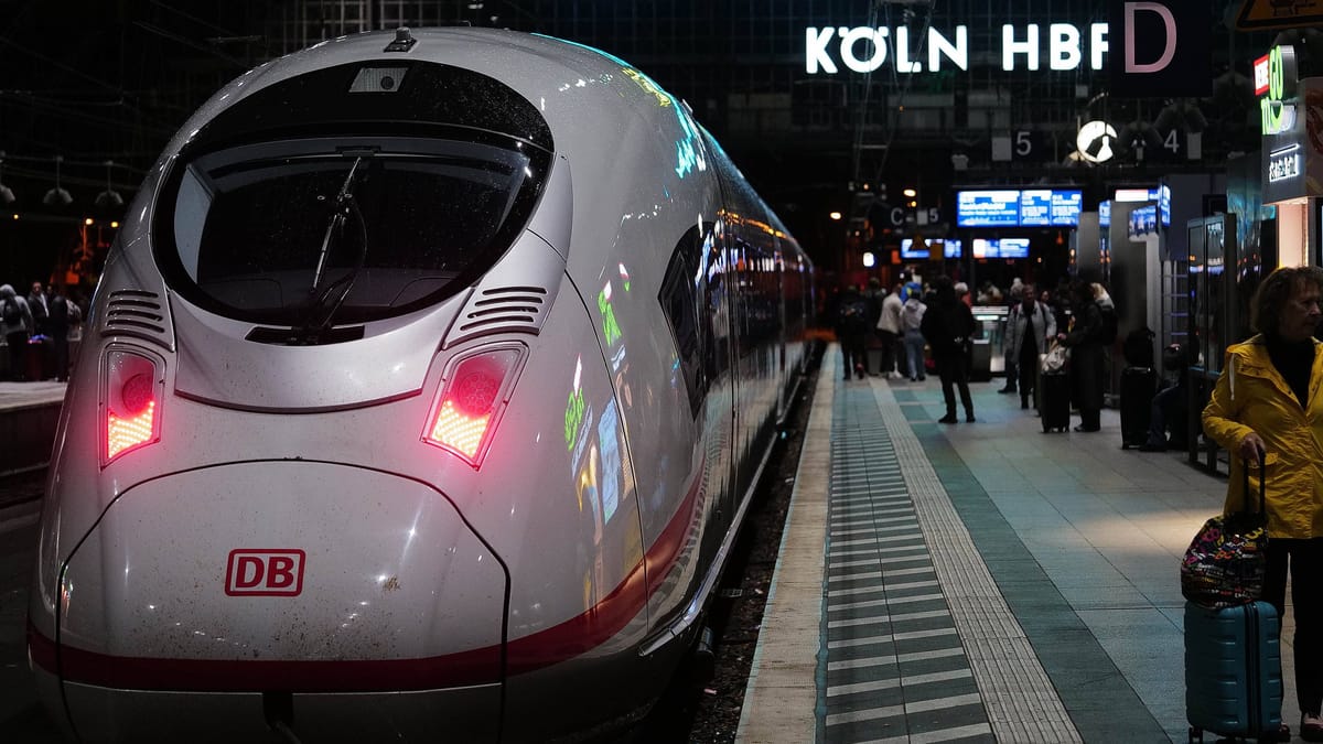 Bundesliga: Fans von Schalke 04 und BVB prügeln sich offenbar in Köln