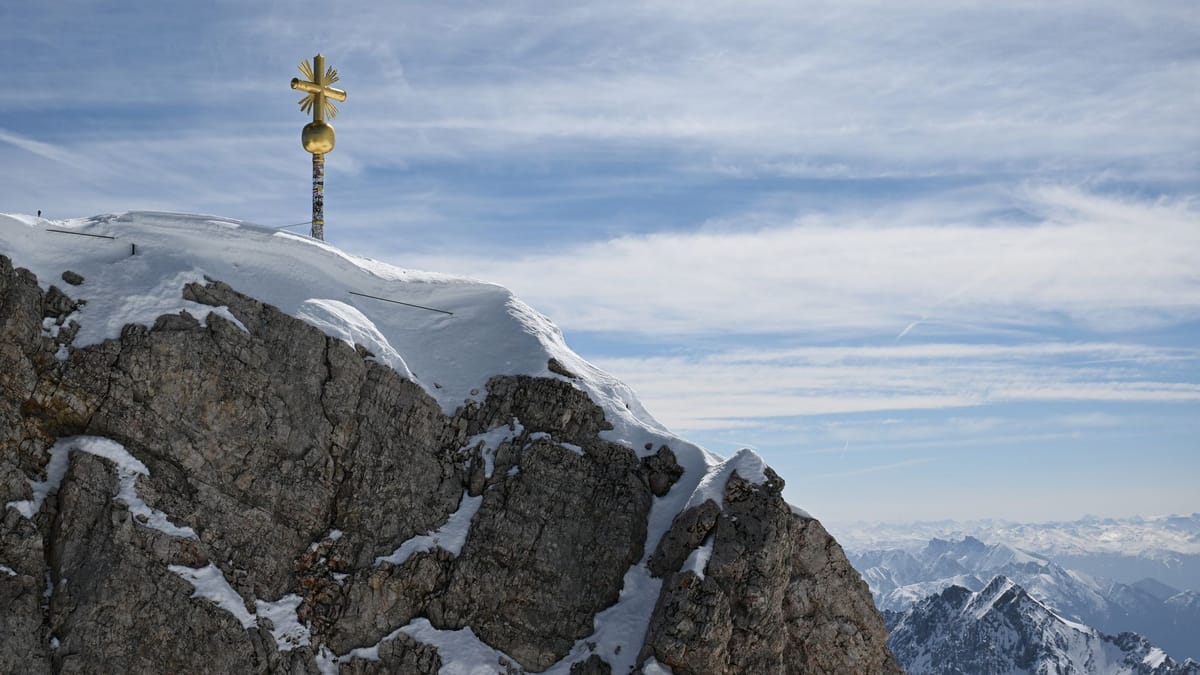 Zugspitze: Jahrelanger Trend setzt Gipfelkreuz zu 