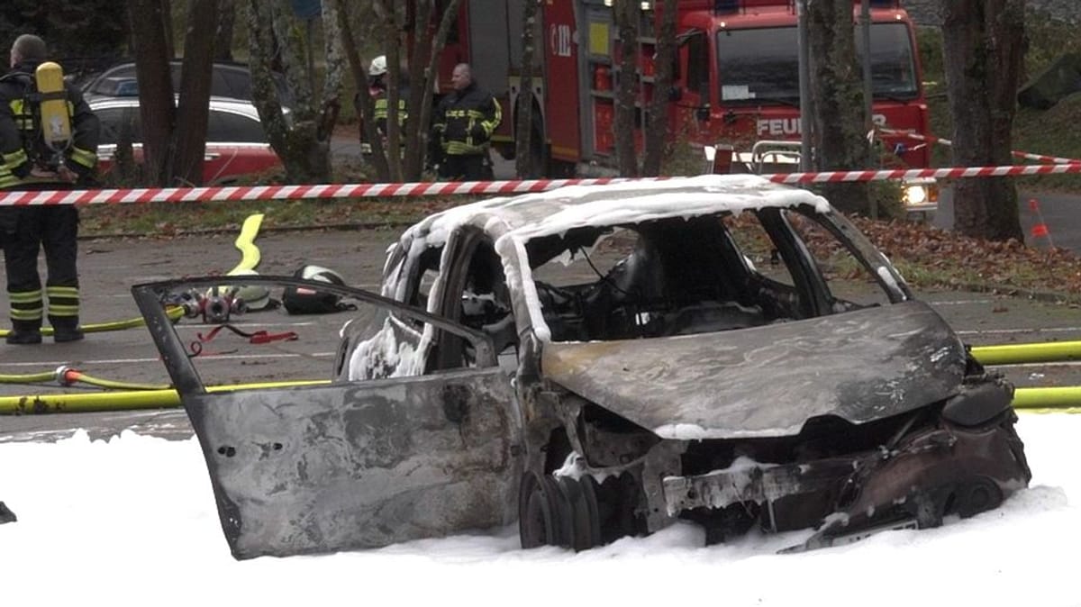 St. Ingbert: Mensch verbrennt in Auto am Glashütter Weiher