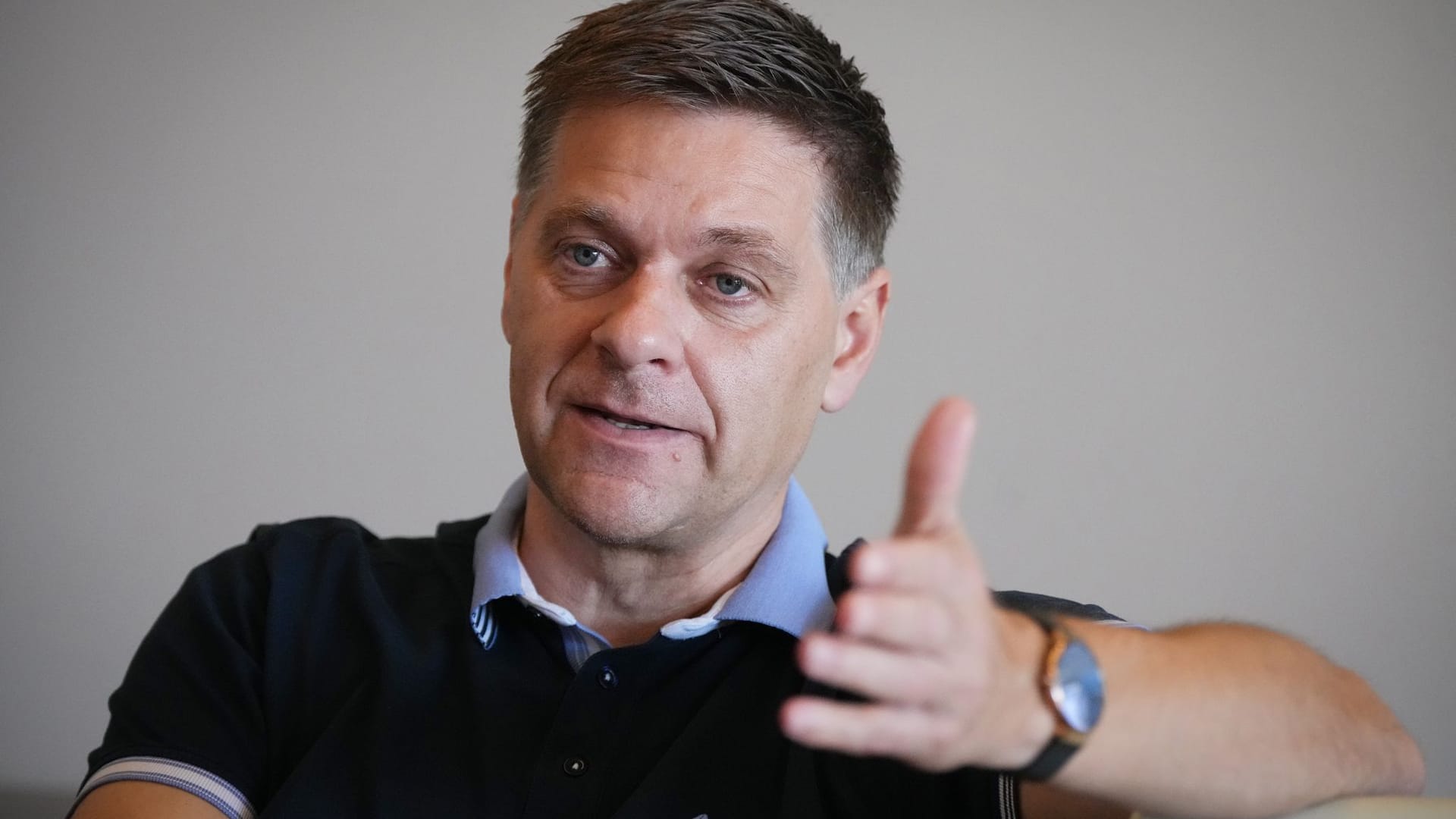 Oliver Ruhnert Oliver Ruhnert