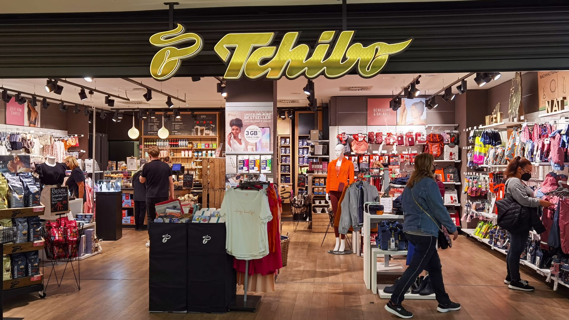 Tchibo: In den Geschäften der Kafeerösterei bekommt der Kunde mehr als nur Kaffee. Tchibo: In den Geschäften der Kafeerösterei bekommt der Kunde mehr als nur Kaffee.