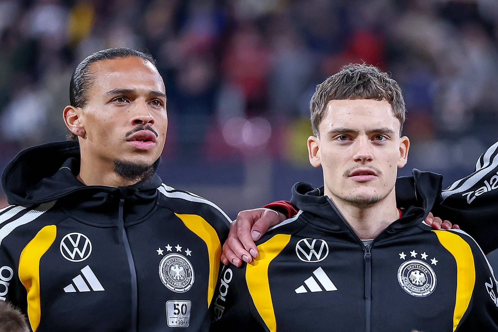 Leroy Sané (l.) und Florian Wirtz: Beide DFB-Stars hatten es in den vergangenen Monaten nicht immer leicht.
