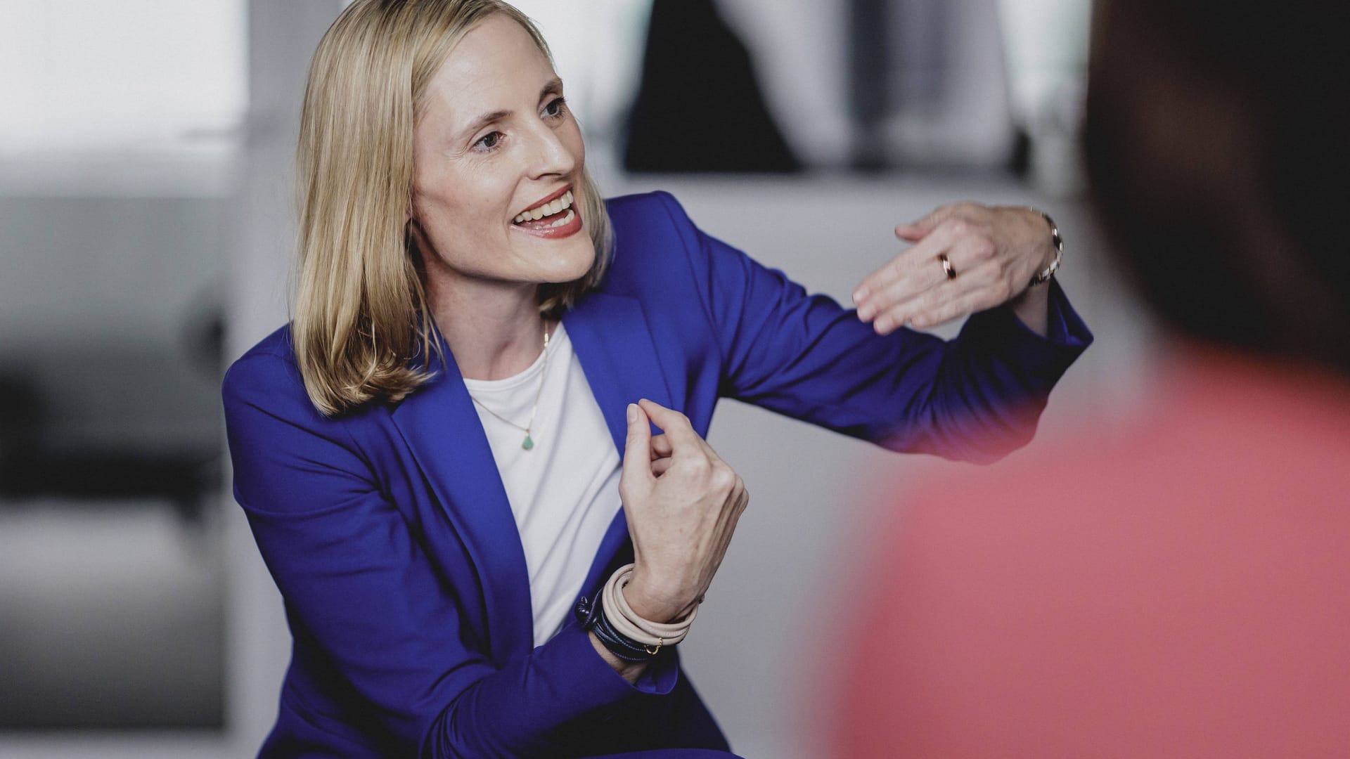 AfD: Familienunternehmer überdenken Brandmauer – Deutsche Bank reagiert