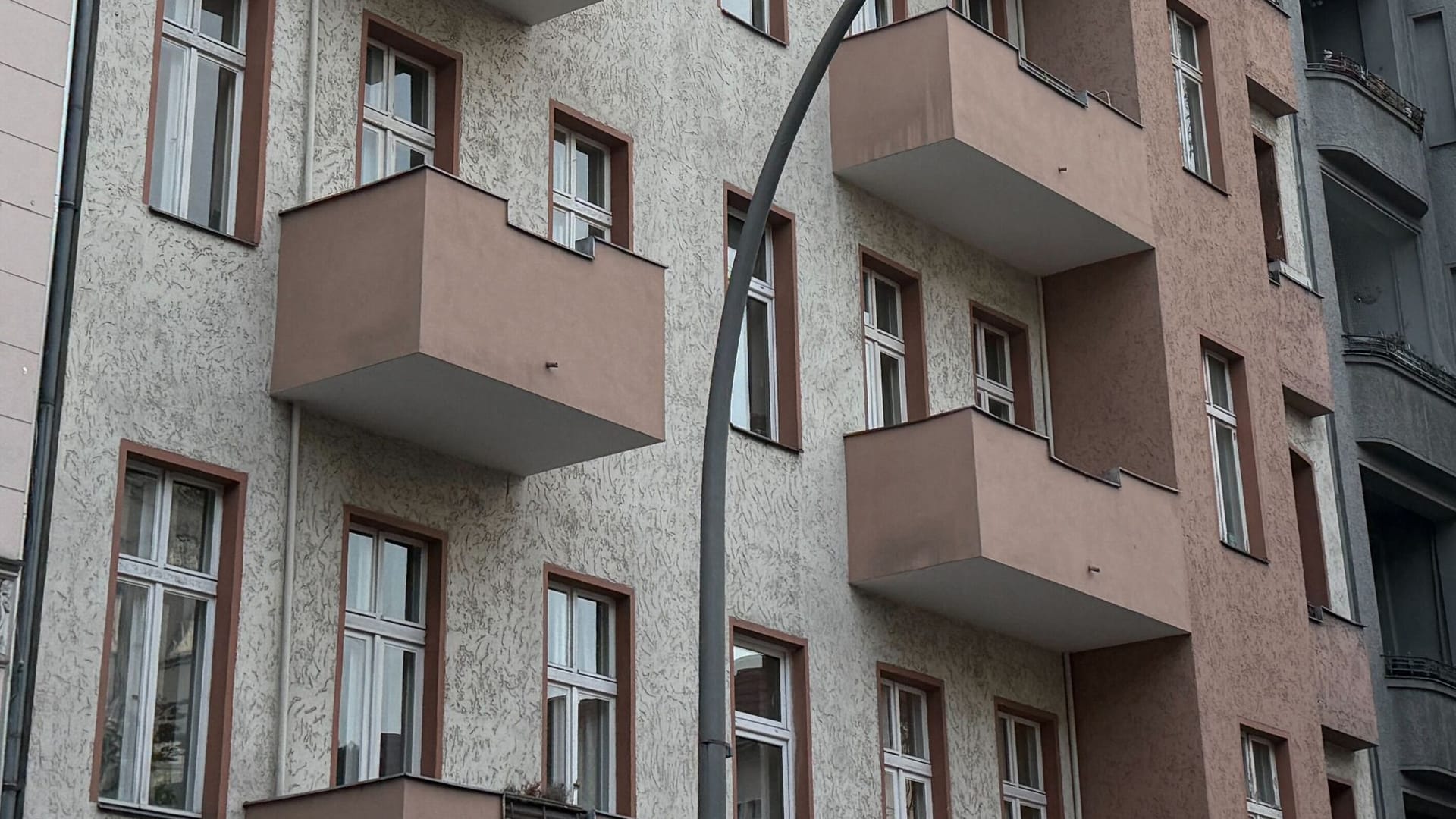 urn:newsml:dpa.com:20090101:251102-99-514766 urn:newsml:dpa.com:20090101:251102-99-514766