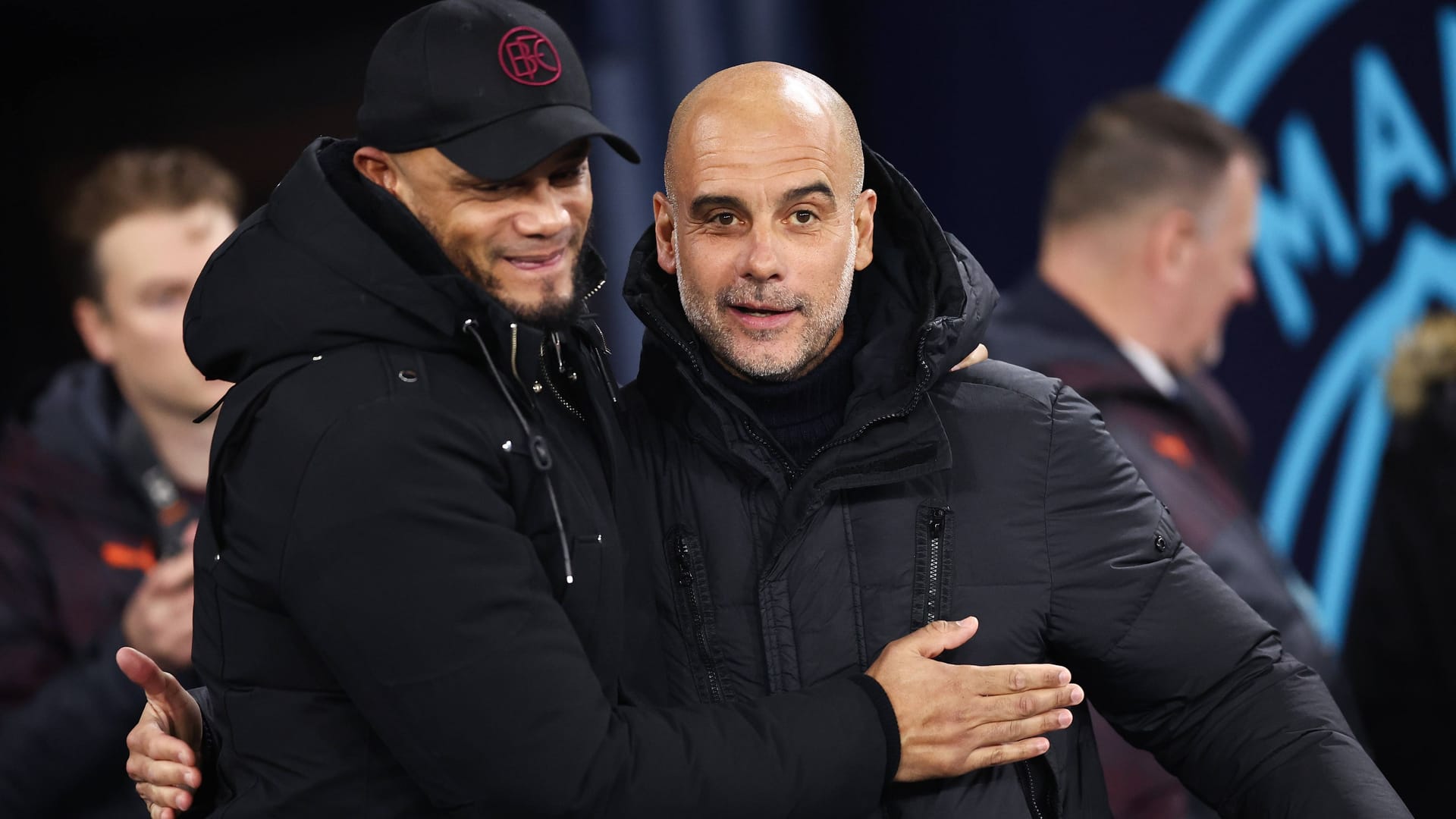 Pep Guardiola (r.) war jahrelang der Trainer von Bayern-Coach Vincent Kompany (l.). Pep Guardiola (r.) war jahrelang der Trainer von Bayern-Coach Vincent Kompany (l.).