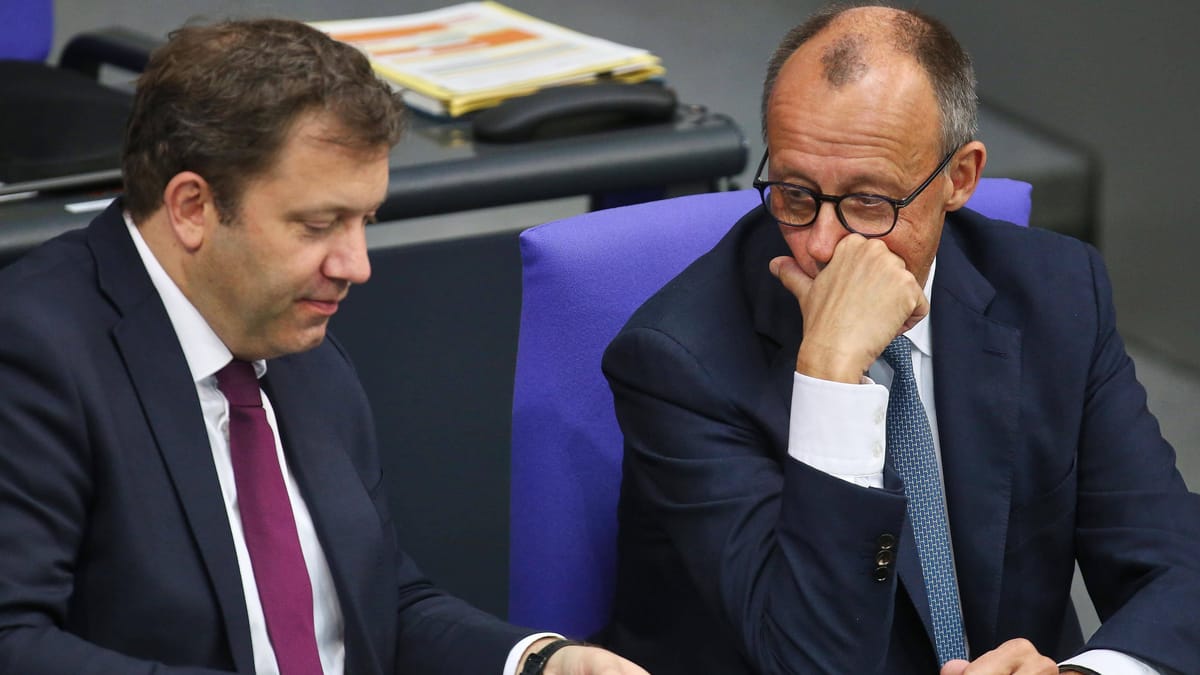 Rente-Klingbeil-Berater-Jens-S-dekum-r-ckt-von-Haltelinie-ab