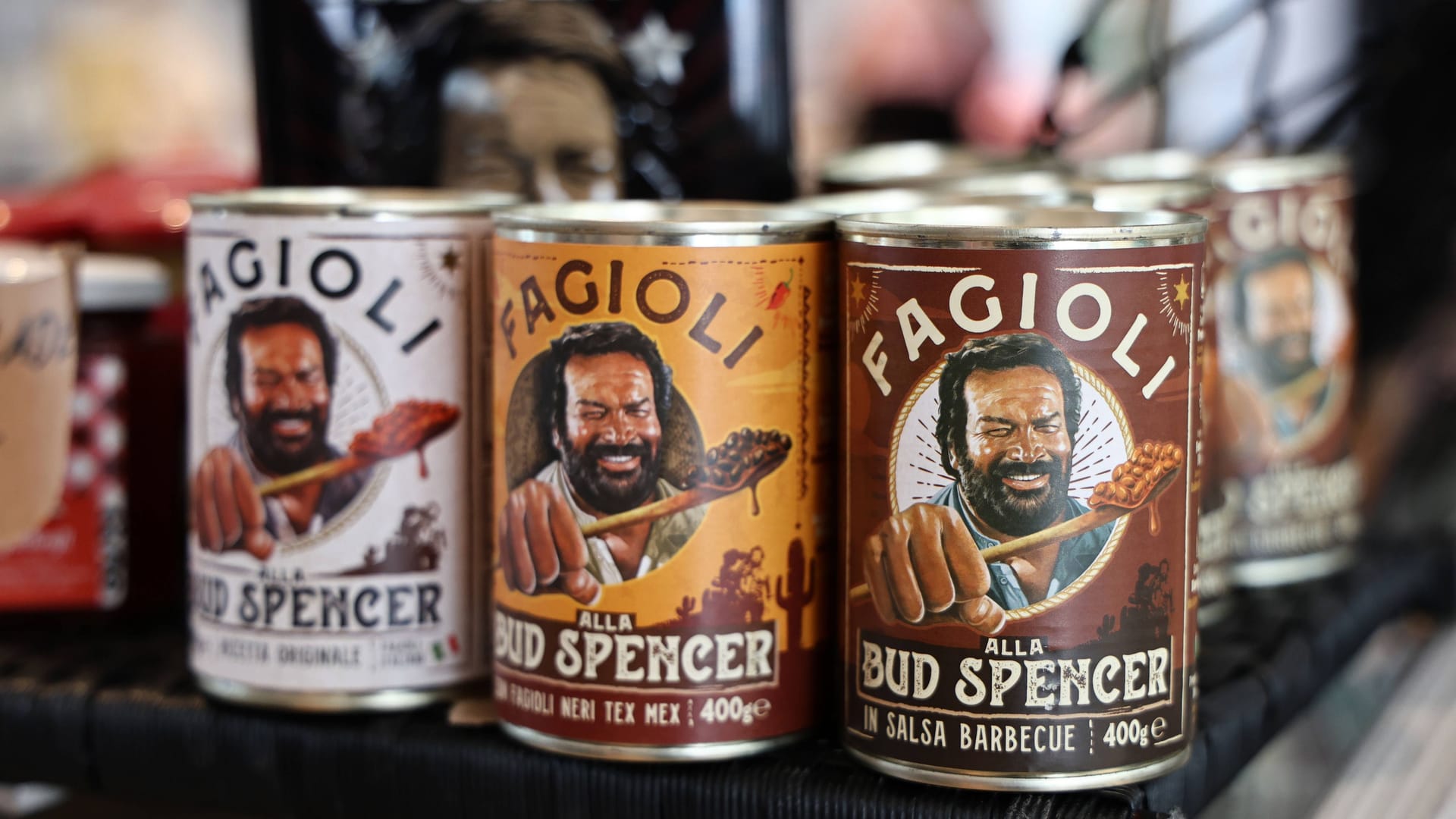 Die drei Sorten von "Bud Power"-Bohnen von links nach rechts: Original, Tex-Mex und Barbecue. Die drei Sorten von "Bud Power"-Bohnen von links nach rechts: Original, Tex-Mex und Barbecue.