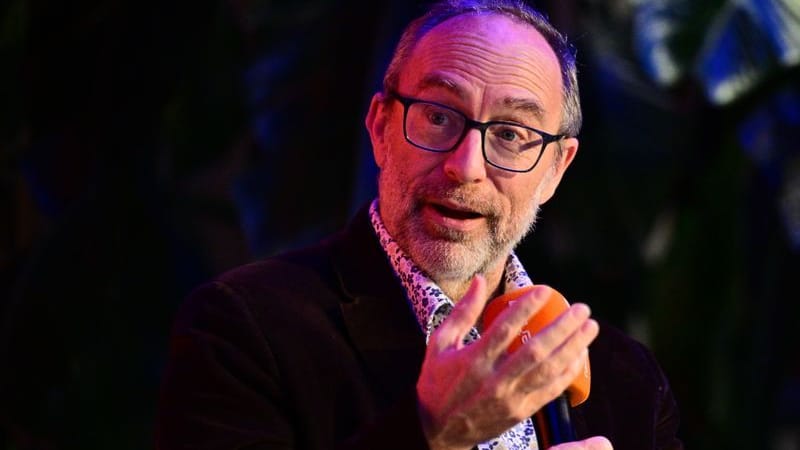 Jimmy Wales, Mitgründer von Wikipedia, spricht während der Vorstellung seines Buchs. Jimmy Wales, Mitgründer von Wikipedia, spricht während der Vorstellung seines Buchs.