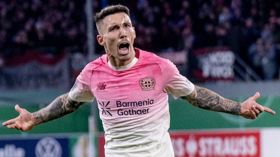 Alejandro Grimaldo jubelt über sein Tor Alejandro Grimaldo jubelt über sein Tor