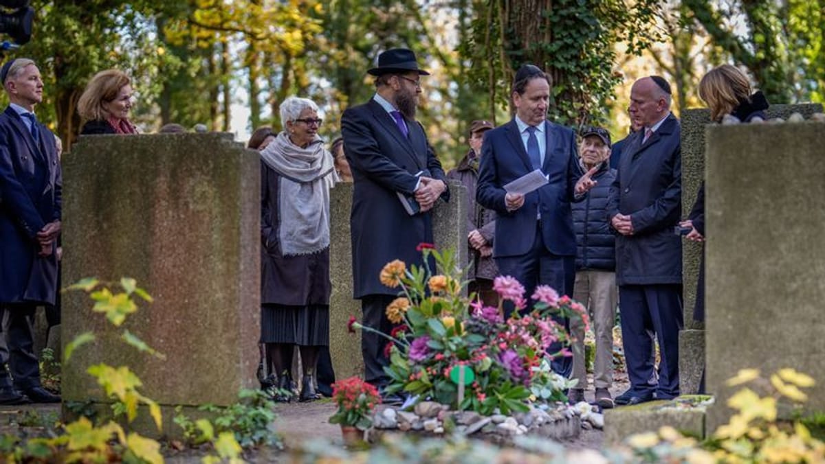 Kai Wegner am Jüdischen Friedhof