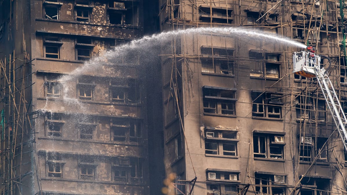 Feuer in Hongkong: Überlebender entdeckt