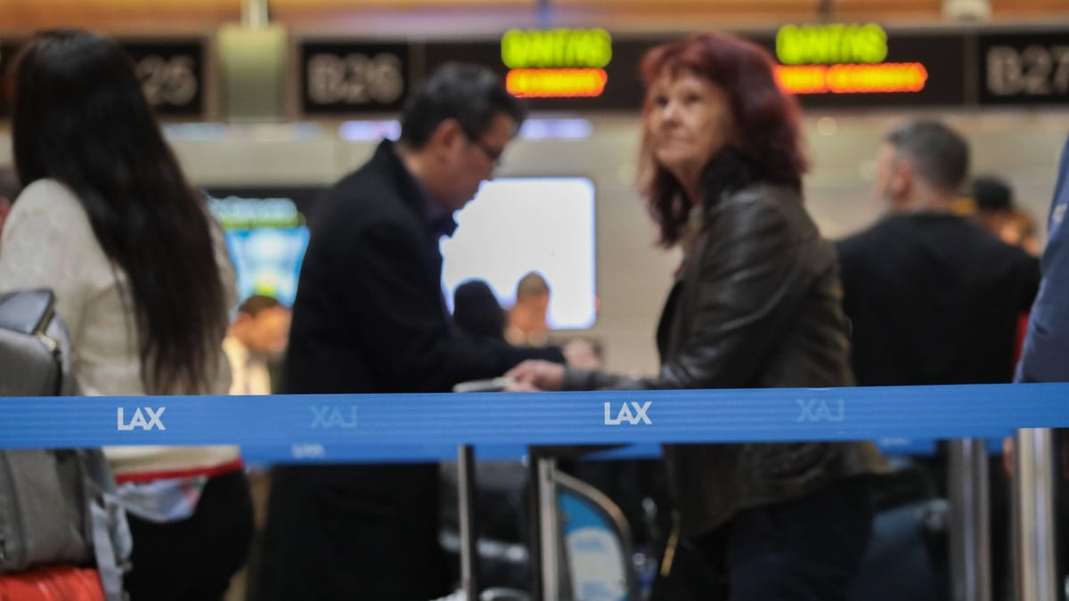 US-Shutdown: Verkehrsminister warnt vor Reise-Chaos an Feiertagen