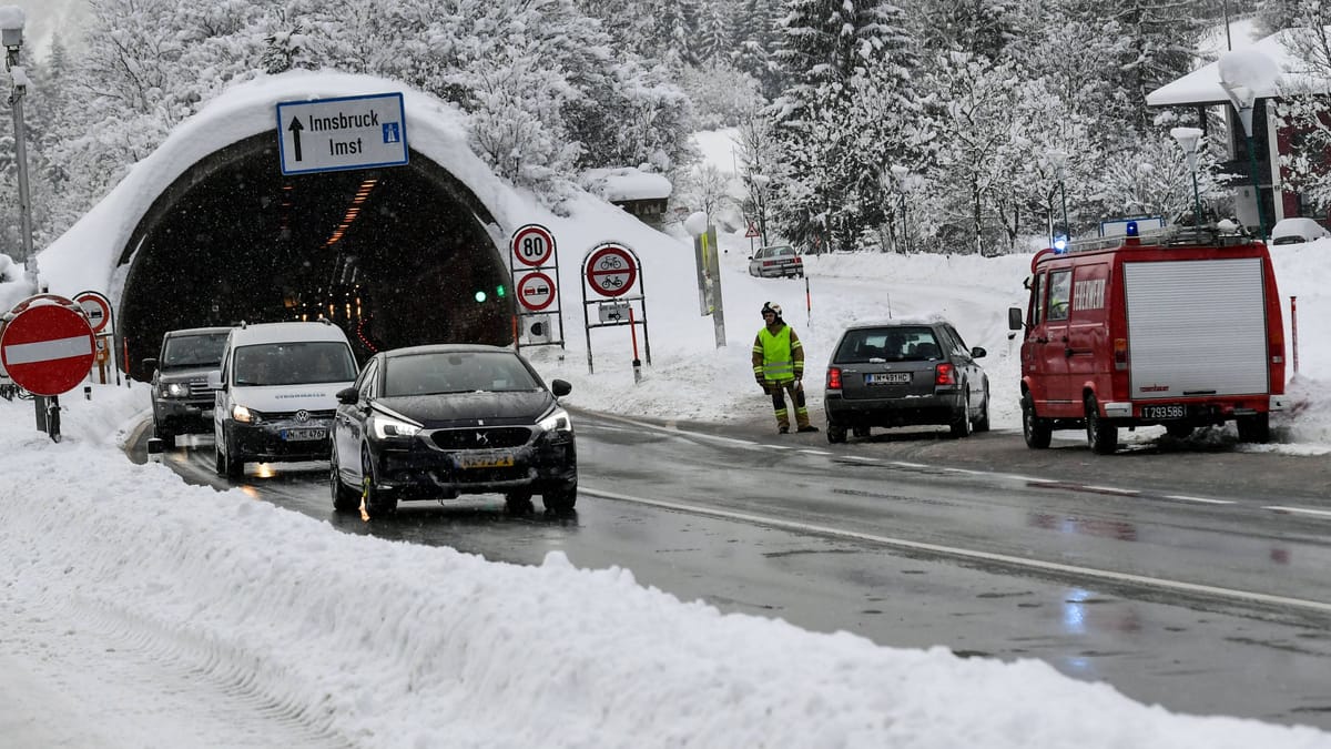 Fernpassstraße zwischen Österreich und Deutschland: Nach Unfall gesperrt