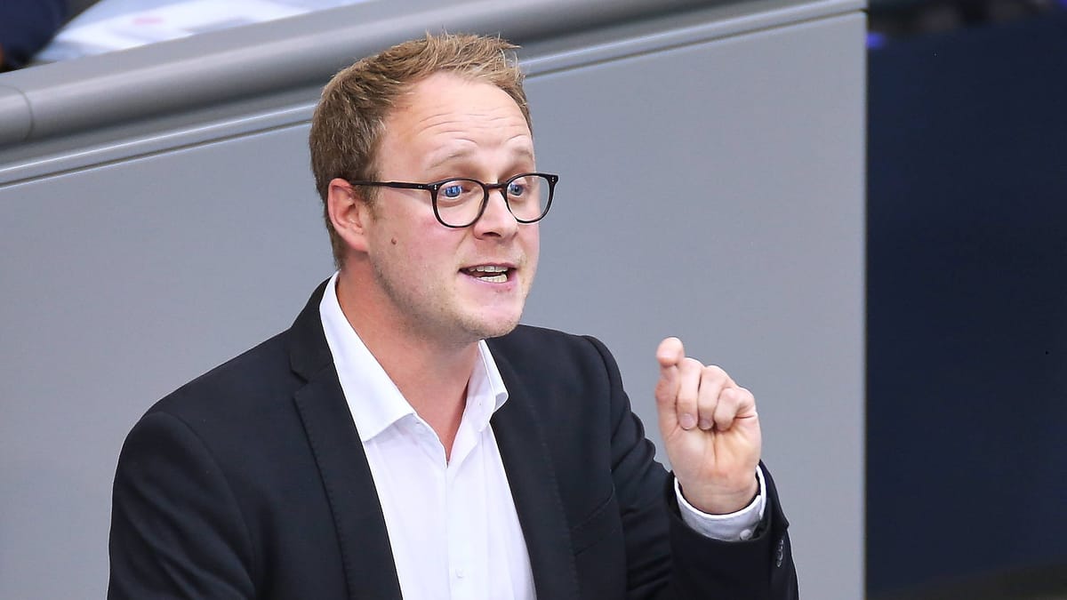 Grüner will Waffenverbot für „Verfassungsfeinde“