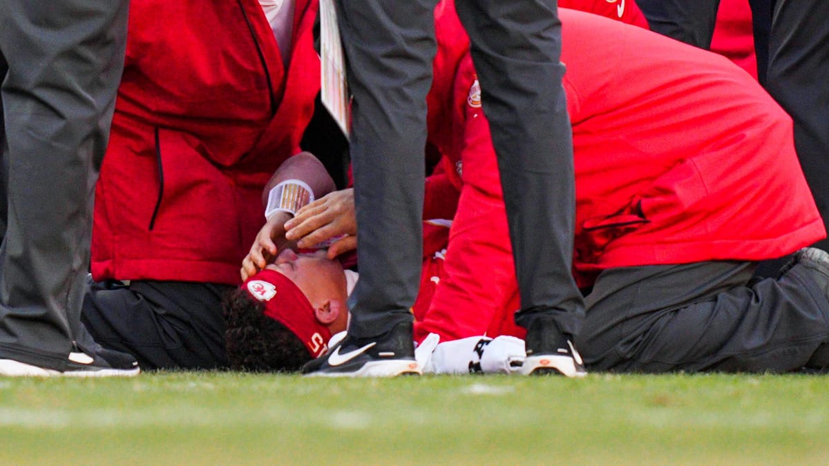 NFL: Quarterback-Superstar Patrick Mahomes verletzt sich wohl schwer