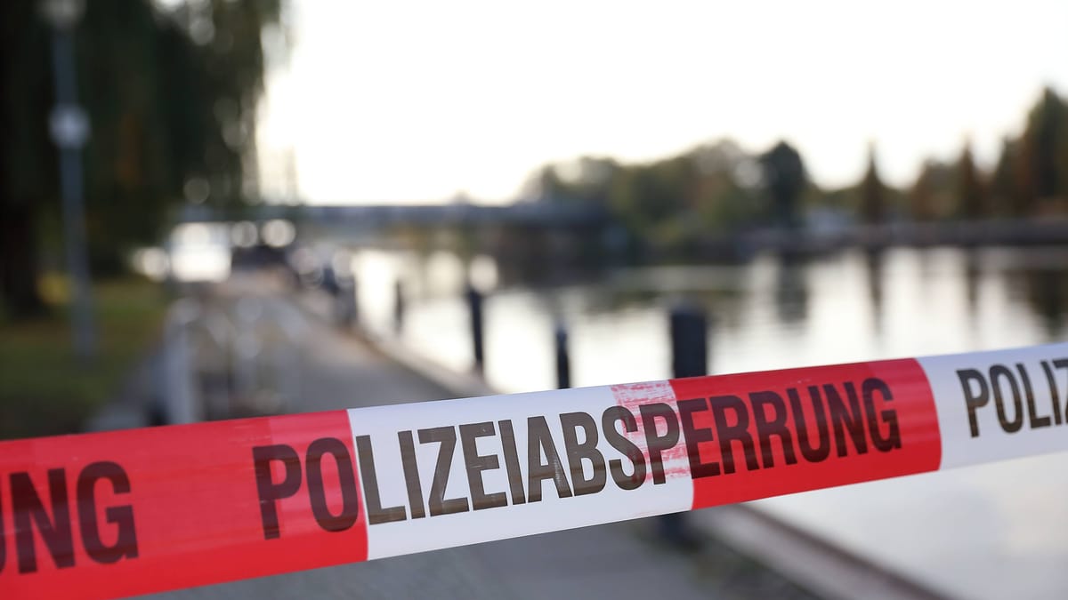 Auto versinkt – Fahrer geht mit unter