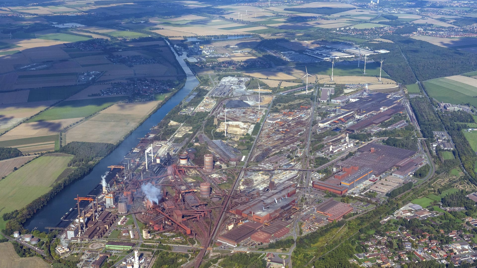 luftbild-der-salzgitter-ag-symbolbild-die-stadt-verfolgt-plaene-fuer-asylbewerber-die-cdu-sieht-darin-eine-moeglich-vorbildfunktion-fuer-ganz-deutschland.jpg