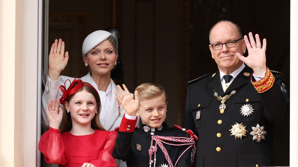 Tochter Gabriella überrascht auf Weihnachtskarte
