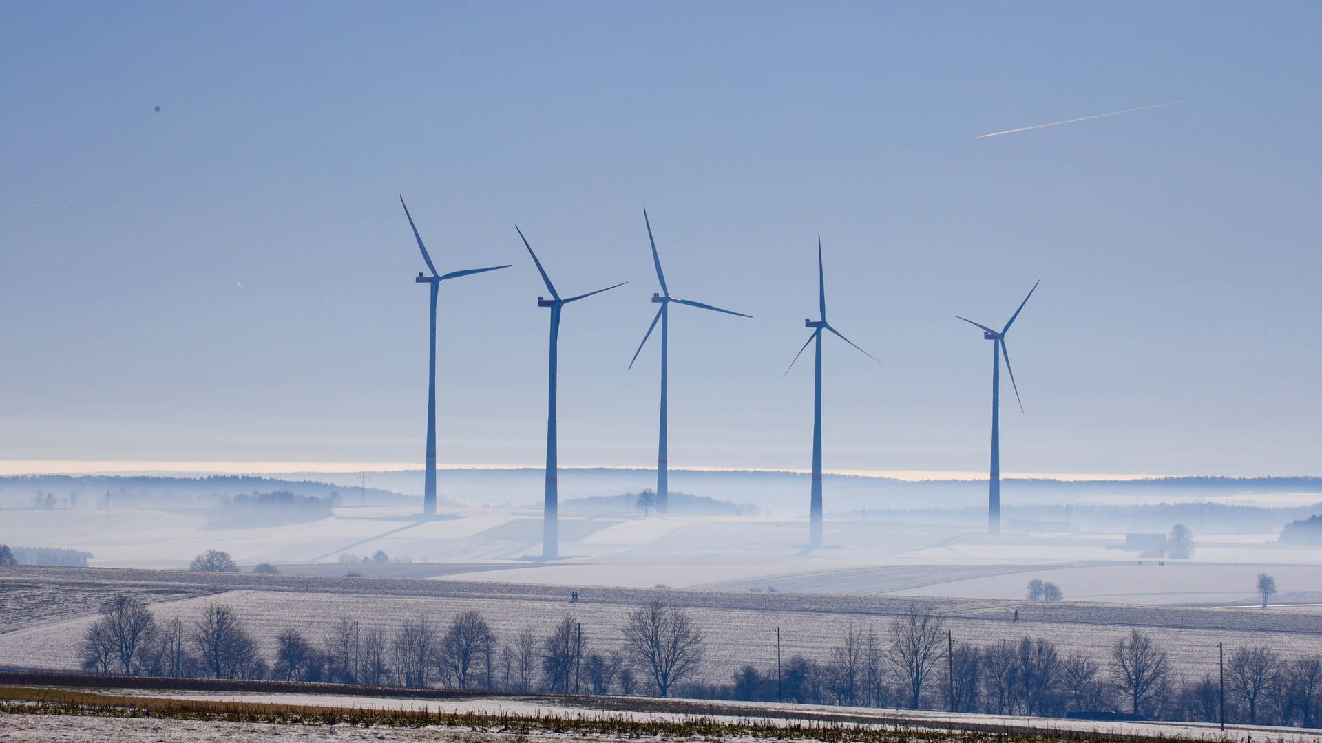 Nebelfelder über Deutschland: Das Wetter in Deutschland wird von mehreren Tiefs bestimmt, die milde Temperaturen mit sich bringen.